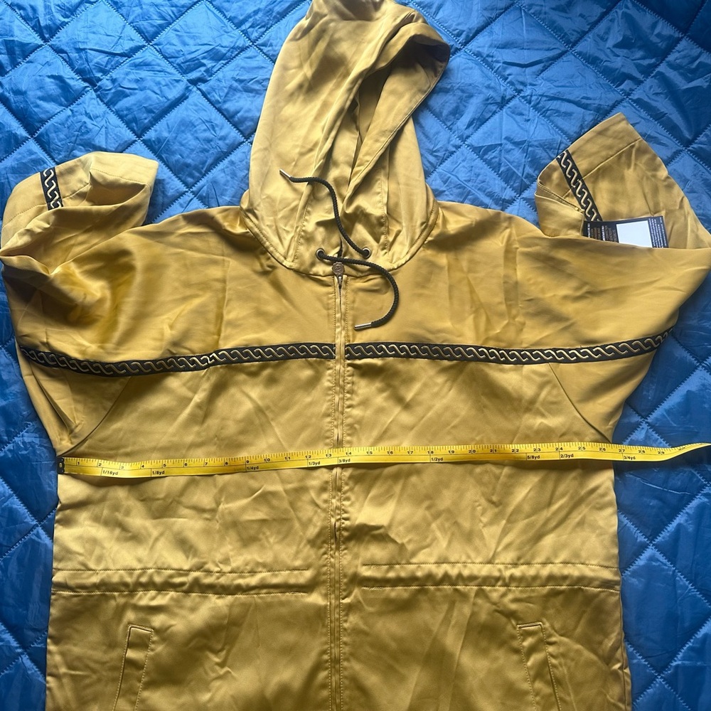 Muhammad Ali Golden Hooded Robe - Picture 13 of 15